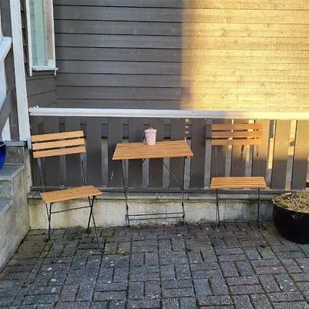 Fin I Stille Og Rolig Omrade Med Gratis Privat Parkering! Apartment Stavanger
