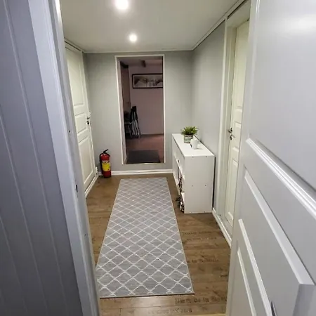 شقة Fin I Stille Og Rolig Omrade Med Gratis Privat Parkering! ستافانجر