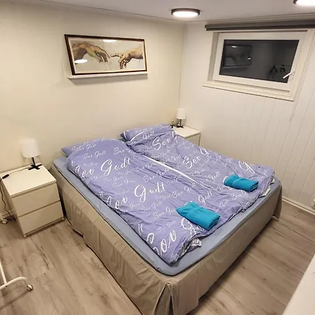 Fin I Stille Og Rolig Omrade Med Gratis Privat Parkering! * ستافانجر