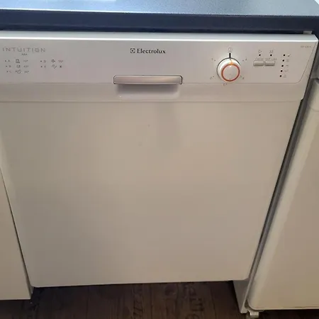 Fin I Stille Og Rolig Område Med Gratis Privat Parkering! * Stavanger