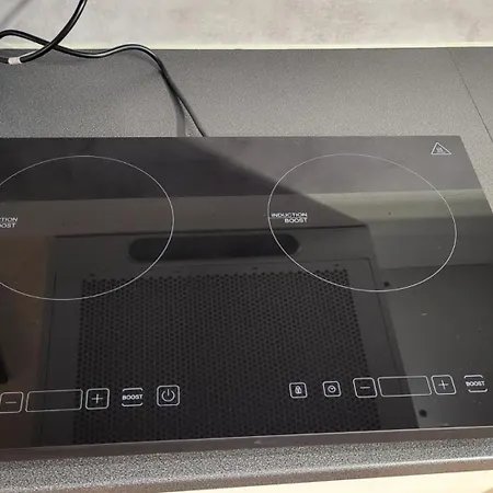 Leilighet Fin I Stille Og Rolig Område Med Gratis Privat Parkering! *