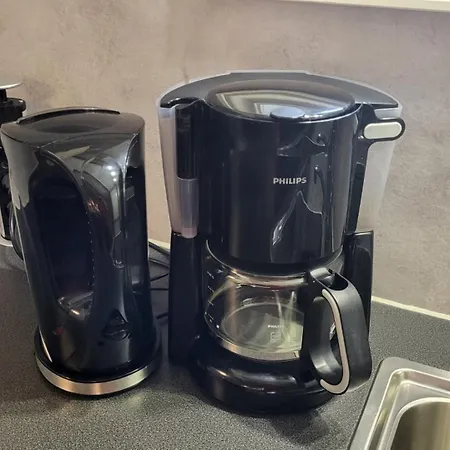 Fin I Stille Og Rolig Område Med Gratis Privat Parkering! Leilighet *