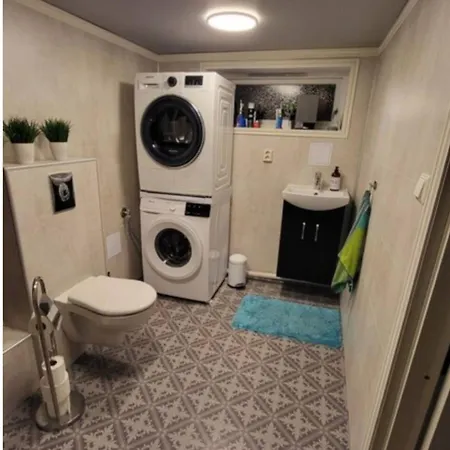 Fin I Stille Og Rolig Område Med Gratis Privat Parkering! Leilighet Stavanger